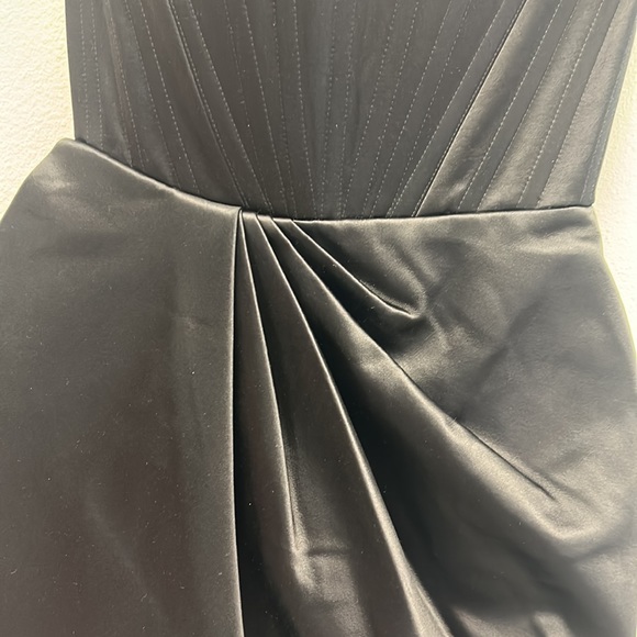 Mini dress - Picture 2 of 7